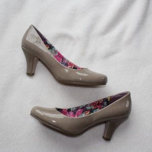 Nude Kitten Heel